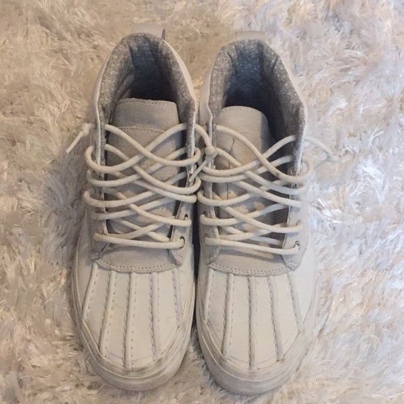 Water resistant Vans - Picture 2 of 6